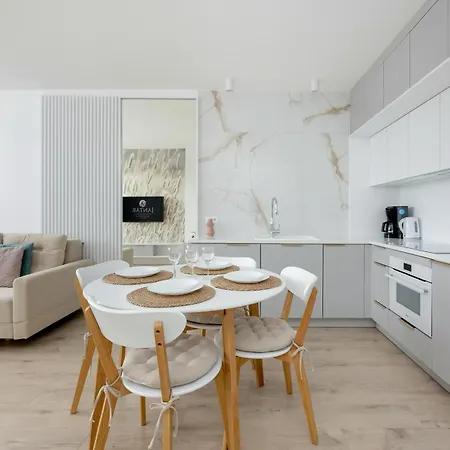 Marina Sea View - By Jantar コウォブジェク